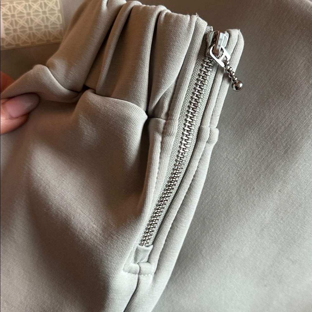 DEVON WINDSOR sea salt Vida sweatpants and Hoodie / Sweatpants Set - Picture 10 of 10